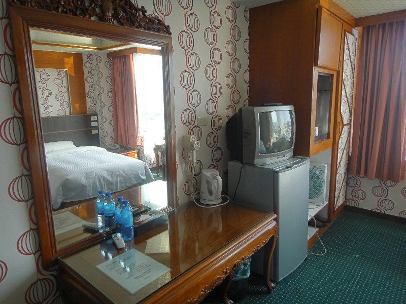 Bazhong Sentosa Hotel Kaohsiung Buitenkant foto